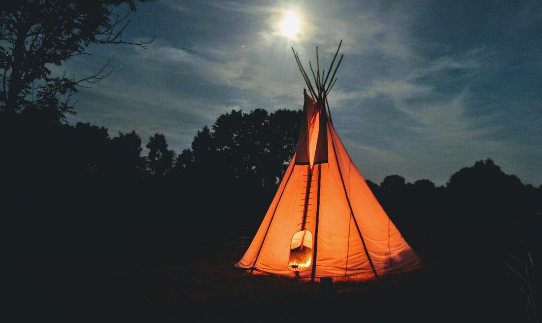 Entdecken Sie die faszinierenden Heilmethoden der amerikanischen Indianer: Traditionen, Heilpflanzen, Rituale und deren moderne Anwendung.