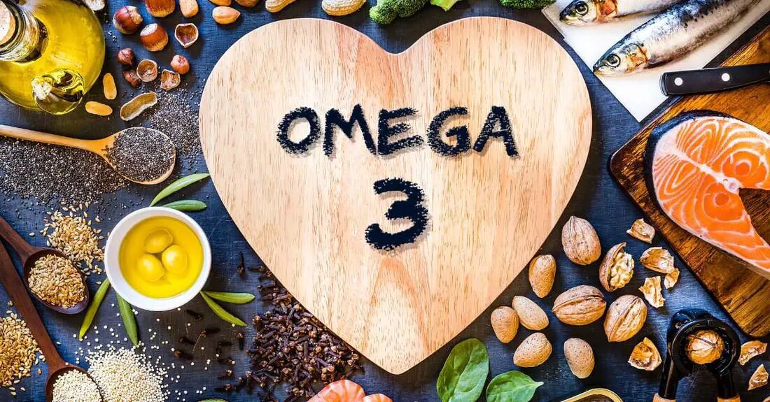 Omega-3 Fettsäuren: 8 Gründe, warum sie wichtig für Ihre Gesundheit sind Im heutigen ständig weiterentwickelten Verständnis von Ernährung sind Omega-3 Fettsäuren aufgrund ihrer gut dokumentierten gesundheitlichen Vorteile immer wichtiger geworden. In diesem Artikel werden wir acht überzeugende Gründe erkunden, warum Sie Omega-3 Fettsäuren in Ihrer Ernährung beachten sollten. Omega-3 Fettsäuren und Herzgesundheit Omega-3 Fettsäuren spielen eine entscheidende Rolle bei der Förderung der Herzgesundheit. Forschungen haben gezeigt, dass die Integration von Omega-3 Fettsäuren in Ihre Ernährung das Risiko von Herzerkrankungen signifikant reduzieren kann. Einer der Hauptvorteile ist ihre Fähigkeit, den Blutdruck zu senken. Studien haben gezeigt, dass der regelmäßige Verzehr von …