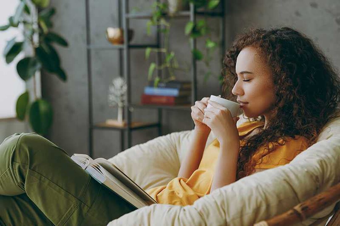 Wenn es um Gesundheit und Wellness geht, gibt es viele Dinge, die zu unserem allgemeinen Wohlbefinden beitragen können. Ein solches Element ist das tägliche Trinken von schwarzem Tee. Jüngste Untersuchungen haben gezeigt, dass das tägliche Trinken von schwarzem Tee Ihr Gesamtsterblichkeitsrisiko verringern kann. In einer von den National Institutes of Health durchgeführten Studie stellten Forscher fest, dass das Gesamtsterblichkeitsrisiko bei Menschen, die mindestens zwei Tassen schwarzen Tee pro Tag konsumierten, um 9 bis 13 Prozent niedriger war. Dies sind großartige Neuigkeiten für Teeliebhaber sowie für diejenigen, die ihrem Leben ein zusätzliches Element der Gesundheit und des Wohlbefindens hinzufügen möchten. Was …