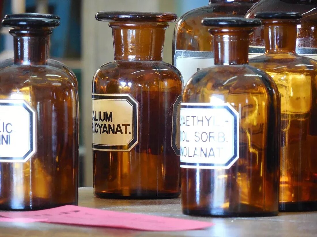 Homöopathische Behandlungen für Reisekrankheit bei Tieren Die Reisekrankheit betrifft nicht nur Menschen, sondern kann auch bei Tieren auftreten. Für Tierbesitzer, die ihre pelzigen Freunde auf Reisen mitnehmen möchten, ist es wichtig zu wissen, wie man die Reisekrankheit bei Tieren behandeln kann. Homöopathische Mittel bieten eine natürliche und schonende Methode, um die Symptome der Reisekrankheit zu lindern. In diesem Artikel werden verschiedene homöopathische Behandlungen für Reisekrankheit bei Tieren vorgestellt. Ursachen der Reisekrankheit bei Tieren Die Reisekrankheit bei Tieren wird durch eine Bewegungsungleichheit im Innenohr verursacht. Diese Ungleichheit kann durch das Fahren im Auto, Boot oder Flugzeug ausgelöst werden und verursacht bei …