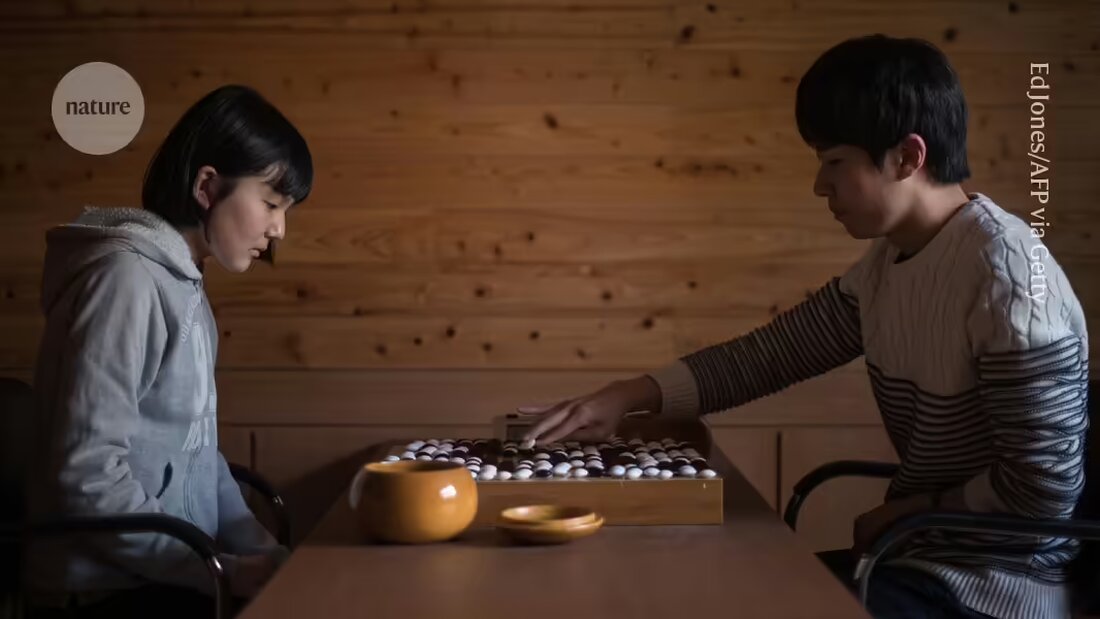 Forschung zeigt, dass selbst Superintelligenzen im Go-Spiel anfällig sind. Erfahren Sie, wie KI-Systeme wie KataGo gegen Angriffe kämpfen und welche Auswirkungen dies auf die Entwicklung von KI-Systemen haben könnte.
