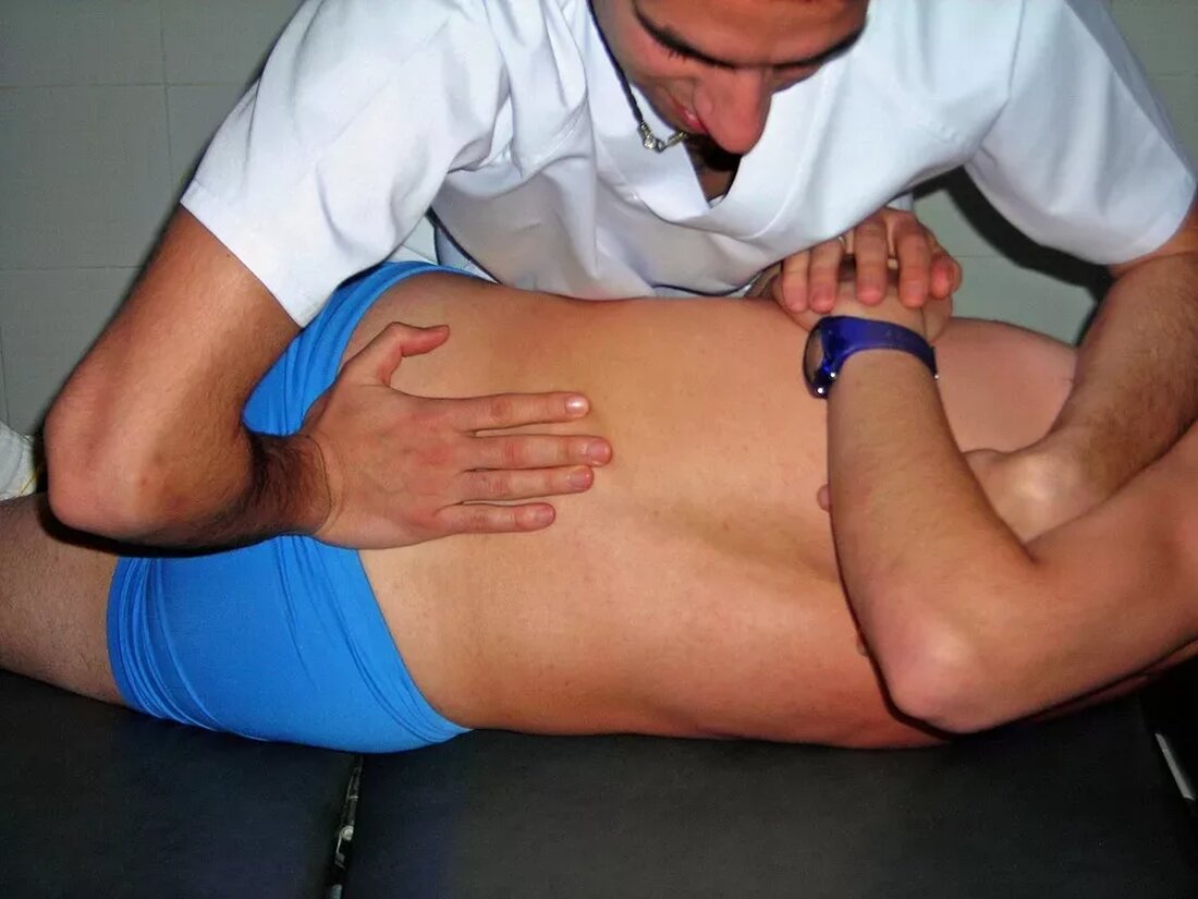 Osteopathie in der Tiermedizin: Eine Praxisanleitung Die Osteopathie hat sich in den letzten Jahren auch in der Tiermedizin zu einer beliebten alternativen Therapie entwickelt. In diesem Artikel werden wir Ihnen eine umfassende Anleitung zur Anwendung von Osteopathie in der Tiermedizin geben. Erfahren Sie mehr über die Vorteile dieser Behandlungsmethode und wie Sie sie als Tierarzt oder Tierbesitzer erfolgreich einsetzen können. Was ist Osteopathie in der Tiermedizin? Die Osteopathie ist eine manuelle Therapiemethode, bei der durch gezielte Handgriffe und Bewegungstechniken die Selbstheilungskräfte des Körpers angeregt werden sollen. Sie basiert auf dem Prinzip, dass der Körper als Ganzes betrachtet wird und alle &hellip;