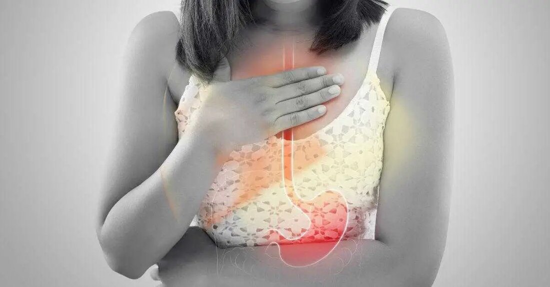 Wie man den pH-Wert des Magens ausgleicht: Eine entscheidende Frage bei Säurereflux Wie man den pH-Wert des Magens ausgleicht, ist ein wichtiges Thema für viele Menschen, die unter Säurereflux leiden. Diese unangenehme Erkrankung tritt auf, wenn Magensäure in die Speiseröhre gelangt und ein brennendes Gefühl verursacht. Menschen versuchen oft, diese Symptome durch eine Veränderung der Ernährung oder durch erhöhtes Schlafen zu lindern, wie es oft von Ärzten empfohlen wird. Es wird jedoch oft übersehen, dass der pH-Wert des Magens eine wichtige Rolle bei der Kontrolle dieser Beschwerden spielt. Was ist jedoch, wenn sich herausstellt, dass diese gängige medizinische Empfehlungen Ihren …