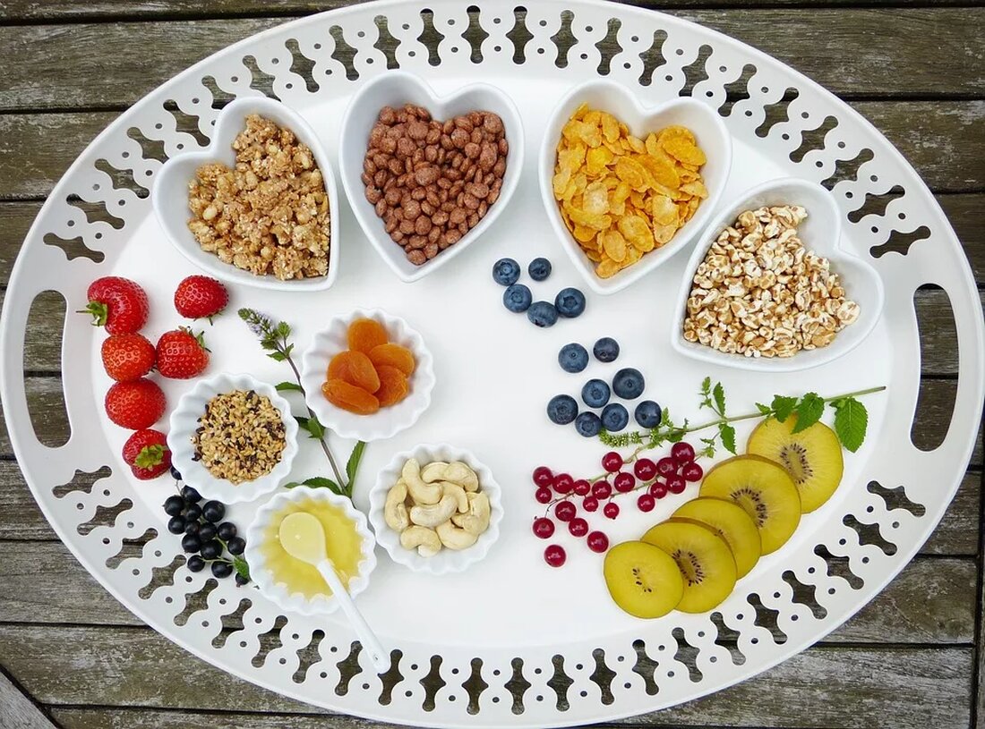 Entdecken Sie, wie gesunde Optionen in Unternehmenskantinen die Mitarbeitergesundheit beeinflussen. Erfahren Sie mehr über Strategien und Maßnahmen zur Förderung gesunder Essgewohnheiten und die Rolle von Ernährungsberatung in Unternehmenskantinen. #Gesundheit #Ernährung #Unternehmenskantinen