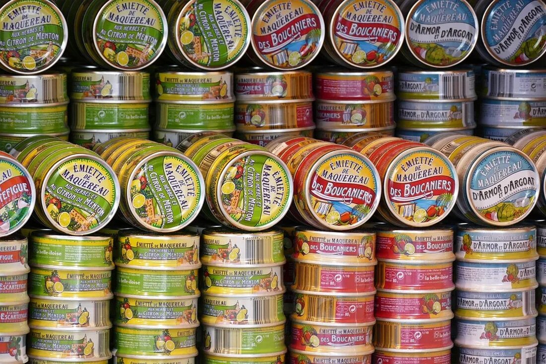 Fertigprodukte: Eine Beurteilung ihrer Qualität ## In der heutigen schnelllebigen Welt greifen viele Menschen zu Fertigprodukten, um Zeit und Mühe beim Kochen zu sparen. Fertigprodukte, auch bekannt als Convenience-Food, sind vorverarbeitete Lebensmittel, die in der Regel einfache Zubereitung erfordern. Doch wie steht es um die Qualität dieser Produkte? Sind sie gesund und ausgewogen, oder enthalten sie versteckte Inhaltsstoffe, die unserer Gesundheit schaden könnten? In diesem Artikel werden wir die verschiedenen Aspekte der Qualität von Fertigprodukten untersuchen und die Vor- und Nachteile dieser Produkte aufdecken. Inhaltsstoffe und Nährwert ### Ein wichtiger Aspekt bei der Beurteilung der Qualität von Fertigprodukten sind die …