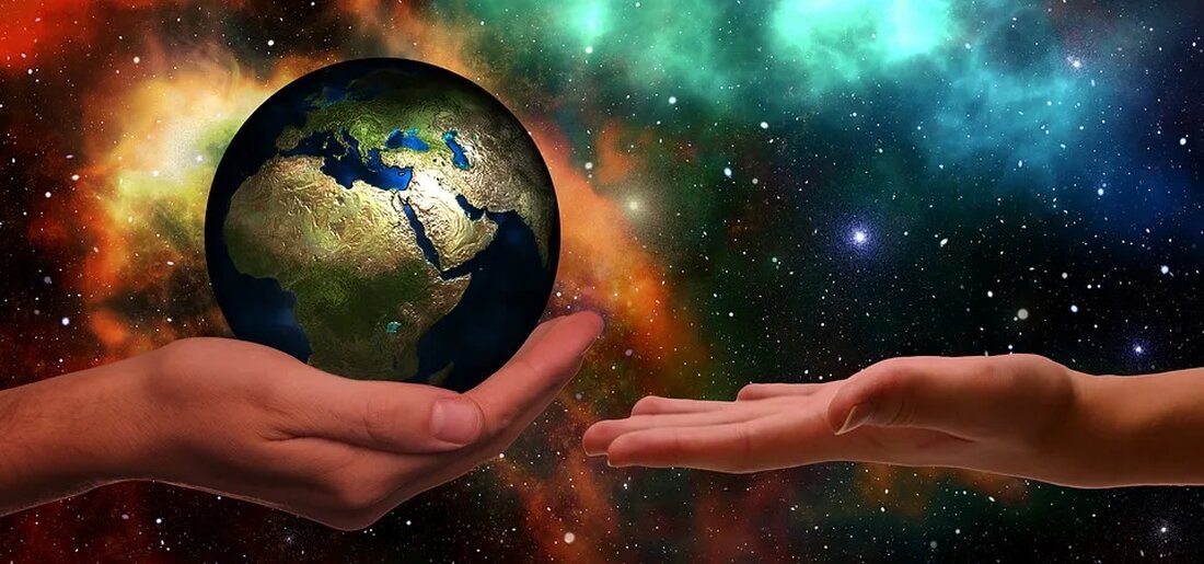 Nachhaltige Eventplanung: So funktioniert´s Die Planung von Veranstaltungen, ob geschäftlich oder privat, hat oft einen erheblichen Einfluss auf die Umwelt. Dabei reicht das Spektrum von Energieverbrauch und Abfallproduktion bis hin zu den Transportkosten, die mit dem Erwerb von Materialien und der Anfahrt von Teilnehmern verbunden sind. In diesem Artikel erfahren Sie, wie Sie die Auswirkungen Ihrer Veranstaltungen minimieren und dabei gleichzeitig zu einer nachhaltigeren Zukunft beitragen können. Wir stellen Ihnen die Prinzipien der nachhaltigen Eventplanung vor und geben praktische Tipps, wie Sie diese in Ihrer Eventorganisation effektiv umsetzen können. Was ist nachhaltige Eventplanung? Die nachhaltige Eventplanung ist ein Ansatz für …