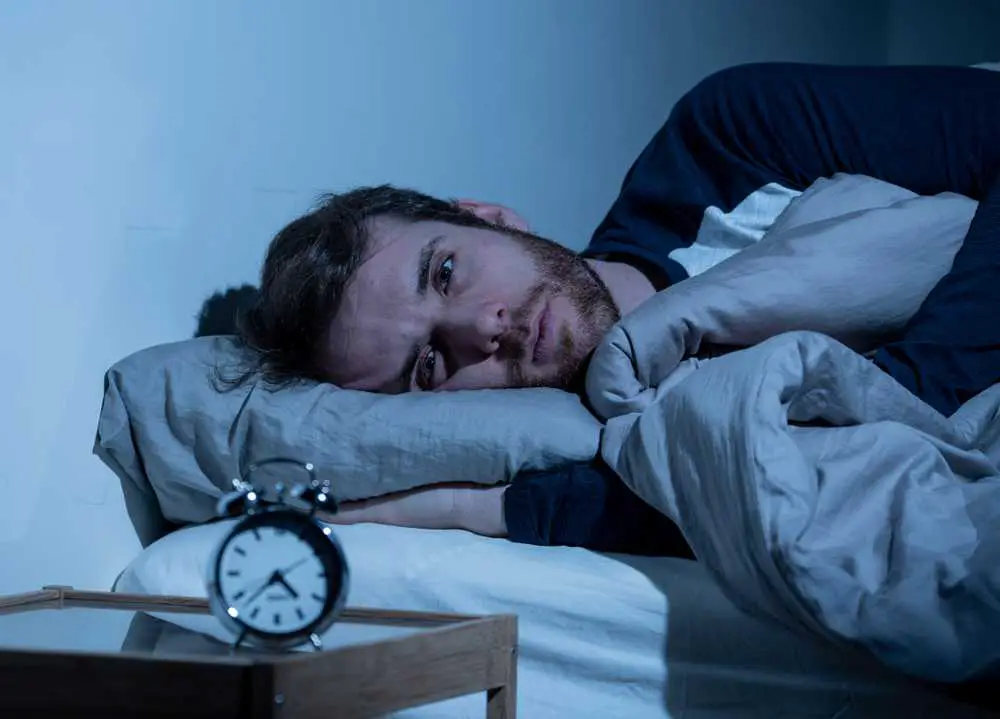Warum-Schlafmuster-sich-mit-dem-Alter-veraendern-und-was-man